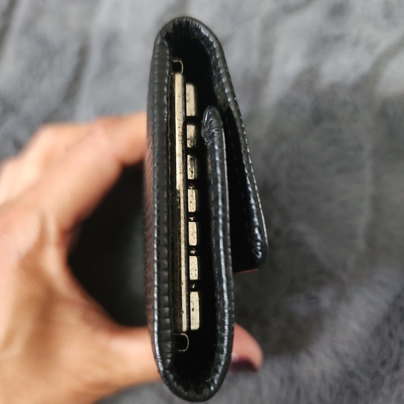 Louis Vuitton Black Epi 6 Key Holder / Key Case - Picture 10 of 12